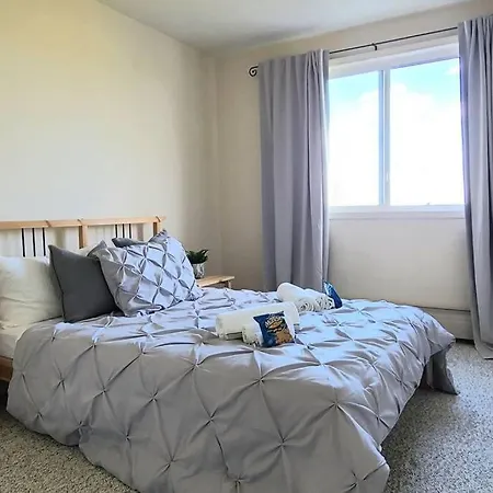 Right Next To West Edmonton Mall With Free Parking Exterior photo