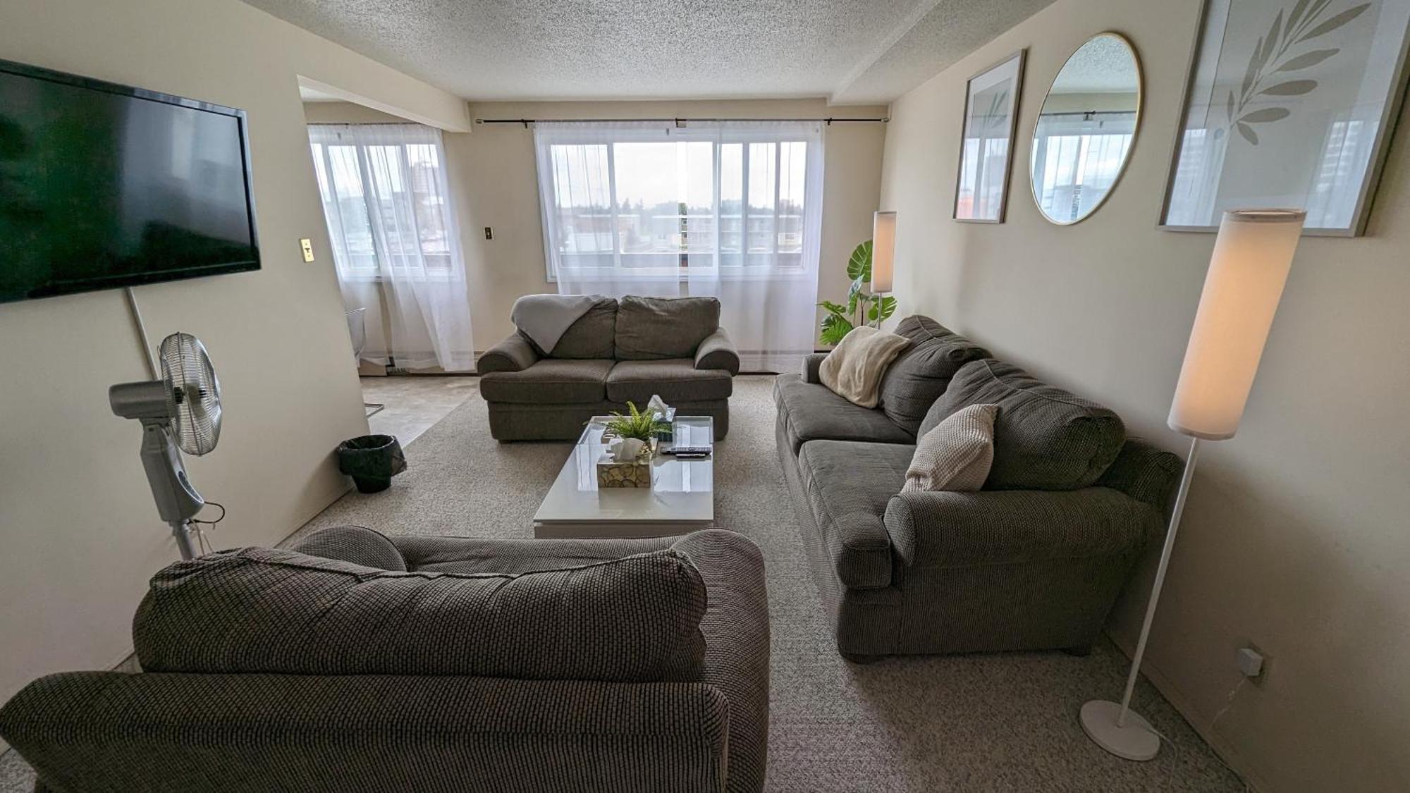 Right Next To West Mall With Free Parking Edmonton